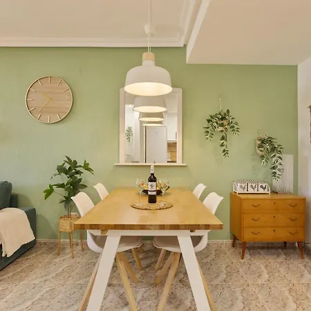 Casa Cuatro بيت للعطل تورّيفيِخا